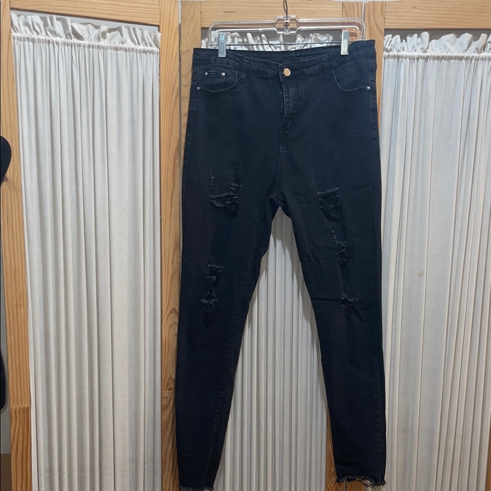 SHEIN Black Ripped Skinny Jeans
